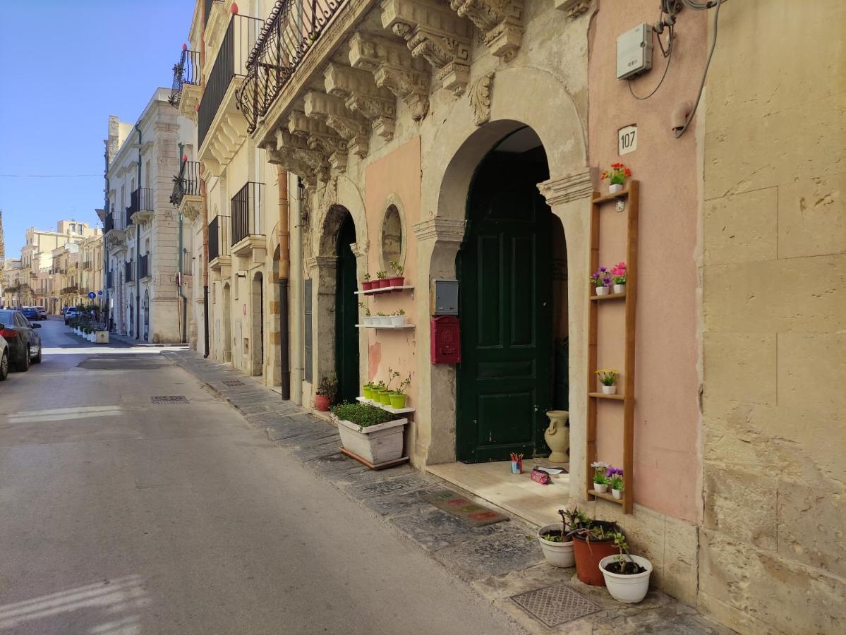 Casa Dei Fiori Vandrerhjem Syracuse Eksteriør bilde